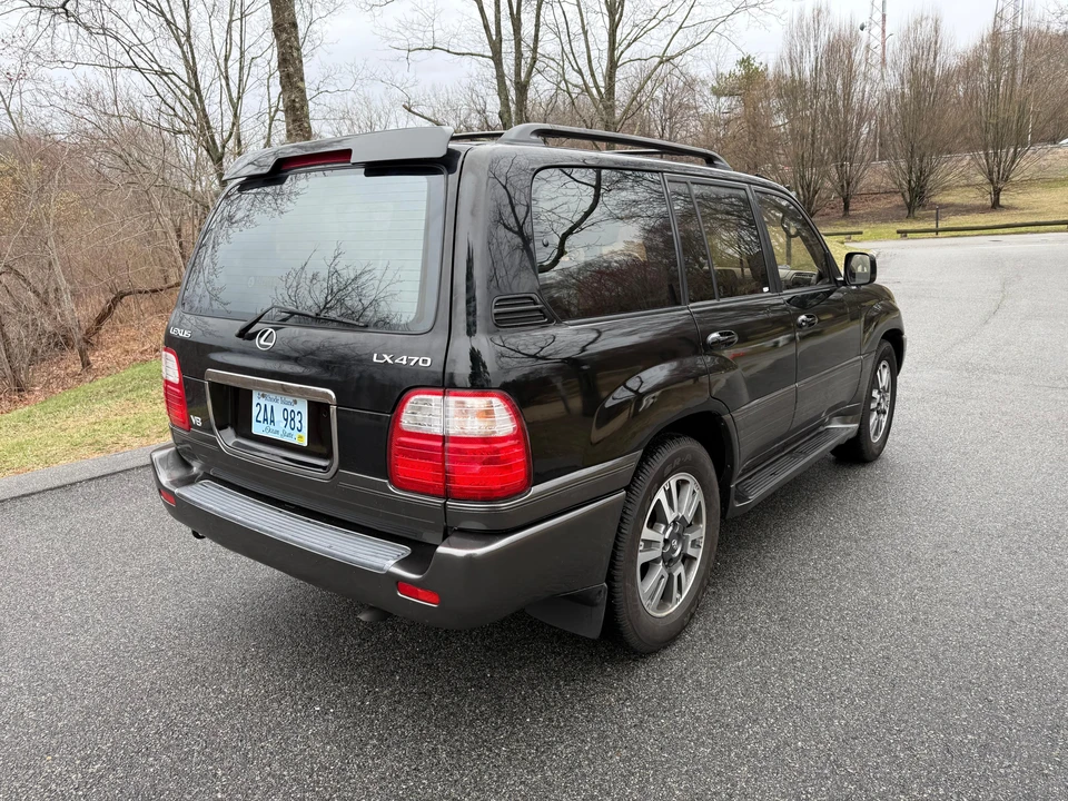 2002 Lexus LX 2nd Gen - Image 13 of 31