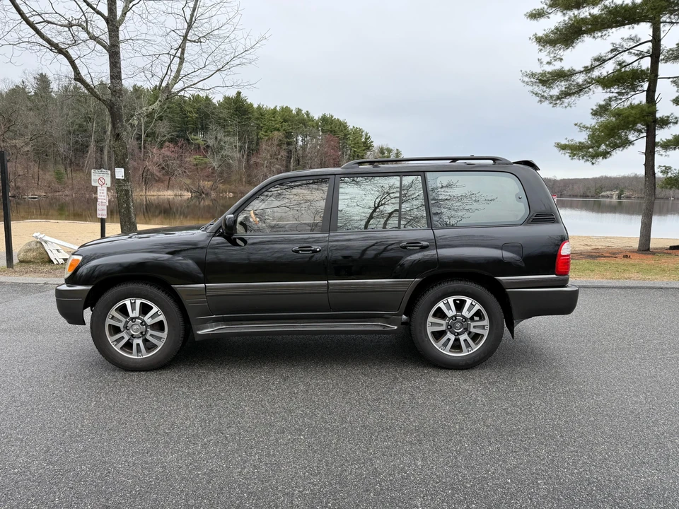 2002 Lexus LX 2nd Gen - Image 8 of 31
