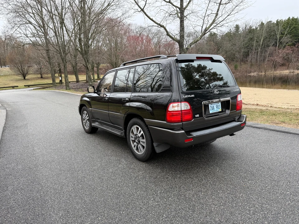 2002 Lexus LX 2nd Gen - Image 10 of 31