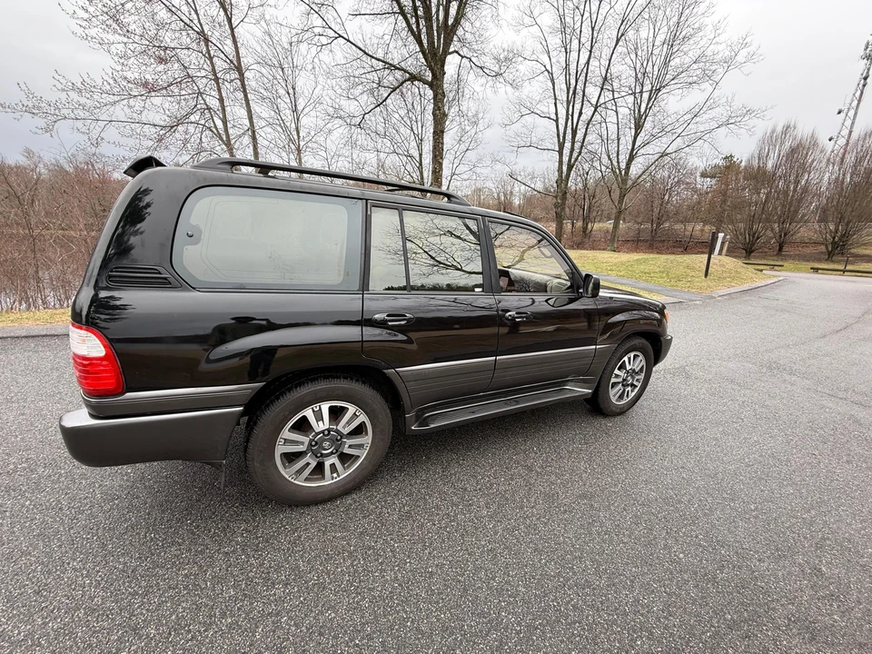 2002 Lexus LX 2nd Gen - Image 14 of 31