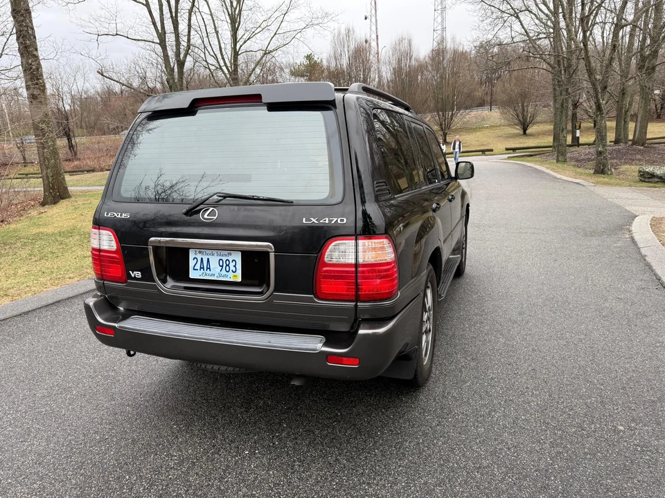 2002 Lexus LX 2nd Gen - Image 12 of 31