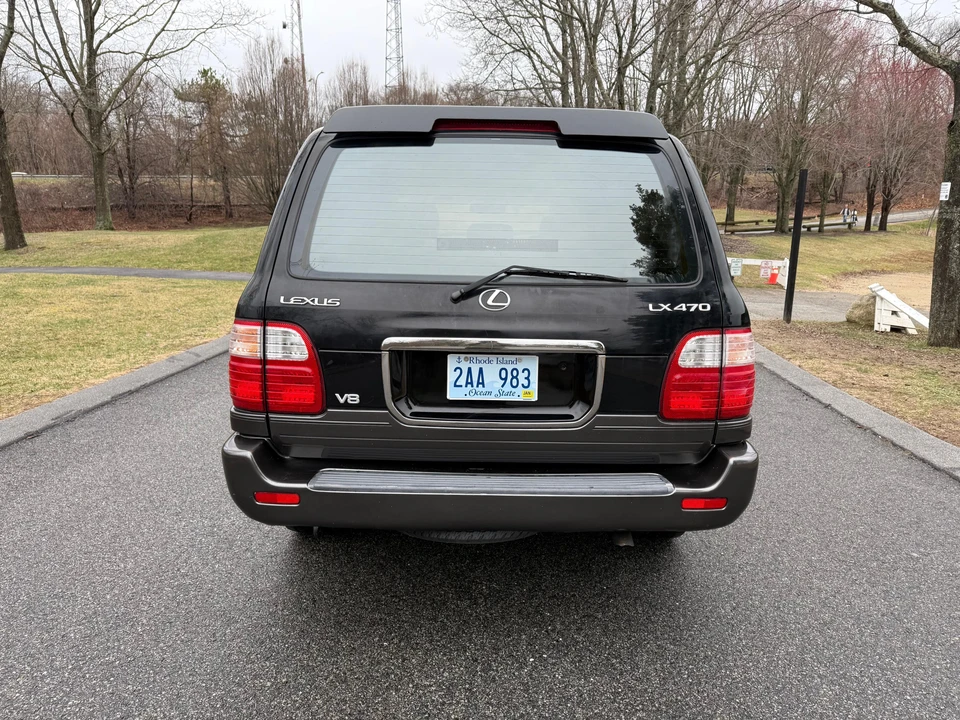 2002 Lexus LX 2nd Gen - Image 11 of 31