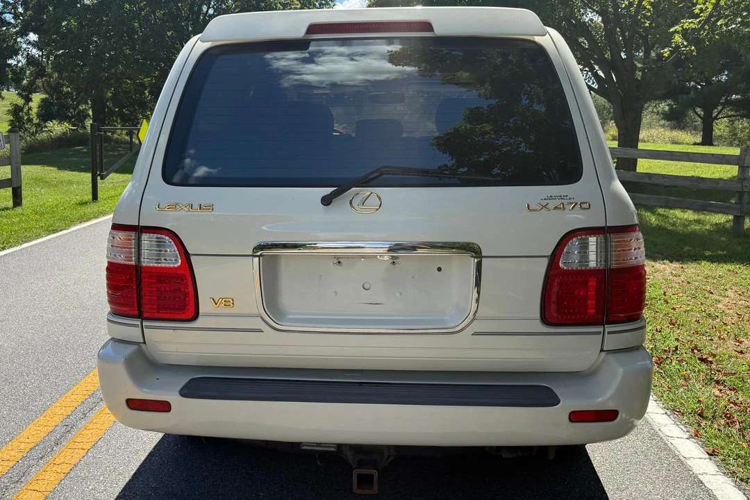 2002 Lexus LX 2nd Gen - Image 5 of 31