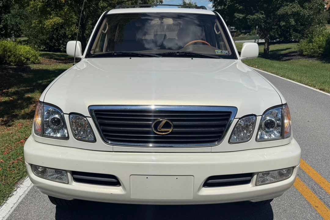 2002 Lexus LX 2nd Gen - Image 2 of 31