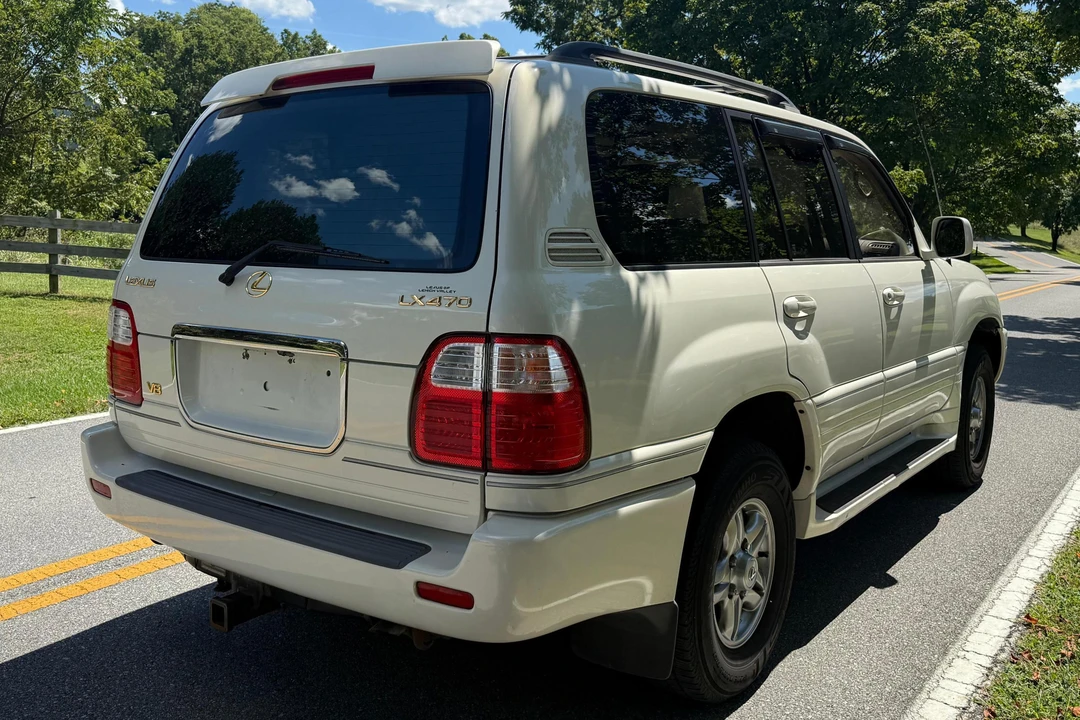 2002 Lexus LX 2nd Gen - Image 4 of 31