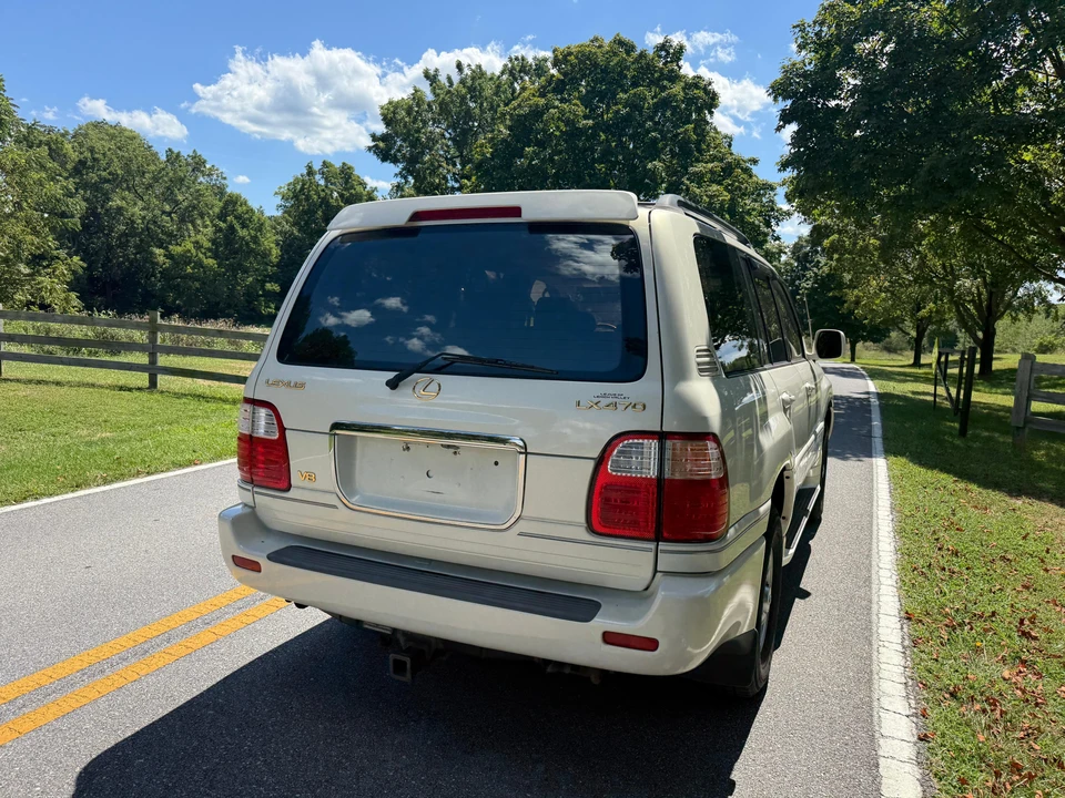 2002 Lexus LX 2nd Gen - Image 14 of 31