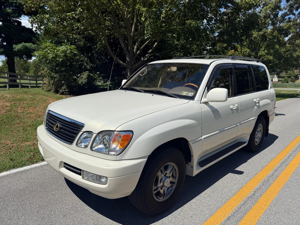 2002 Lexus LX 2nd Gen - Image 8 of 31