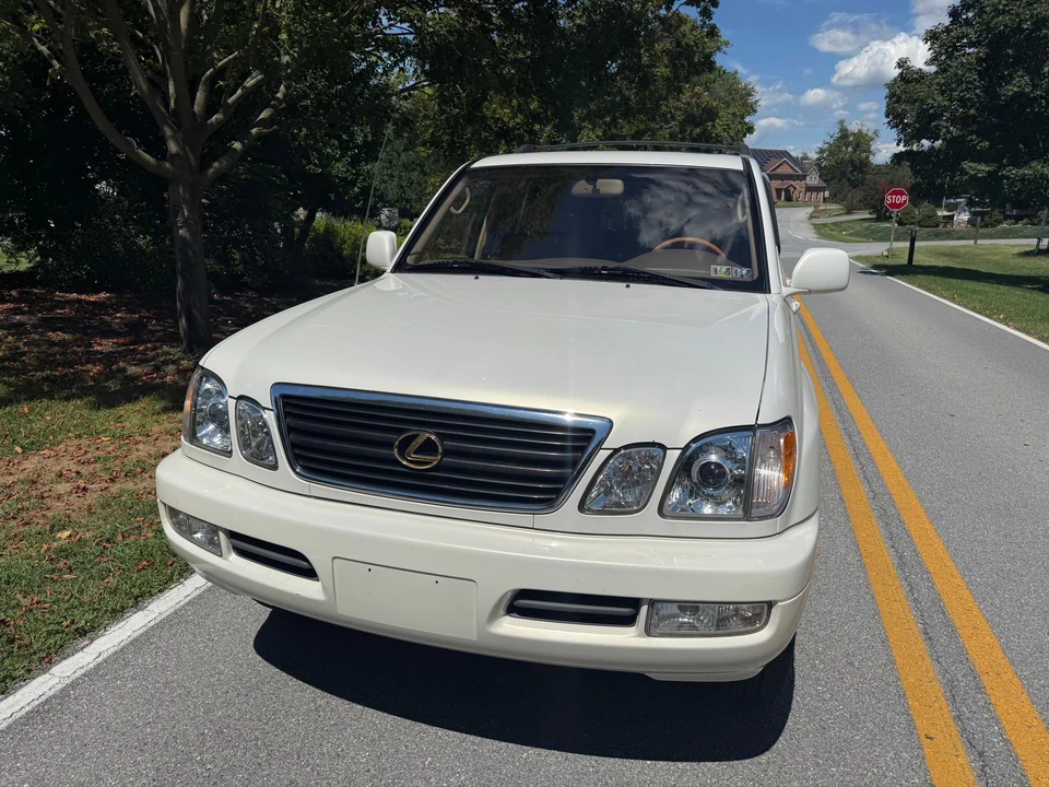 2002 Lexus LX 2nd Gen - Image 6 of 31