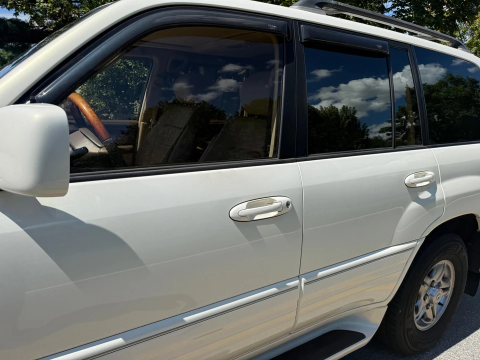 2002 Lexus LX 2nd Gen - Image 20 of 31