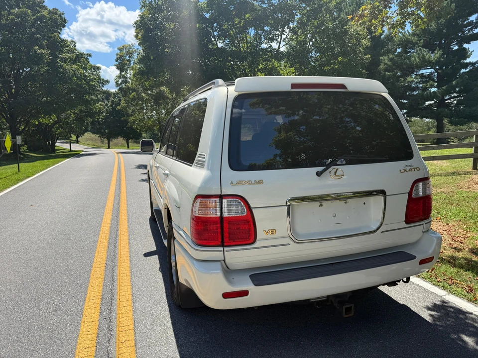 2002 Lexus LX 2nd Gen - Image 13 of 31