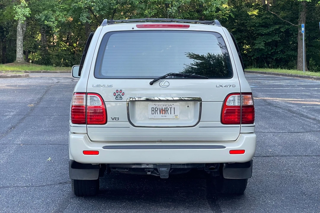 2002 Lexus LX 2nd Gen - Image 5 of 31