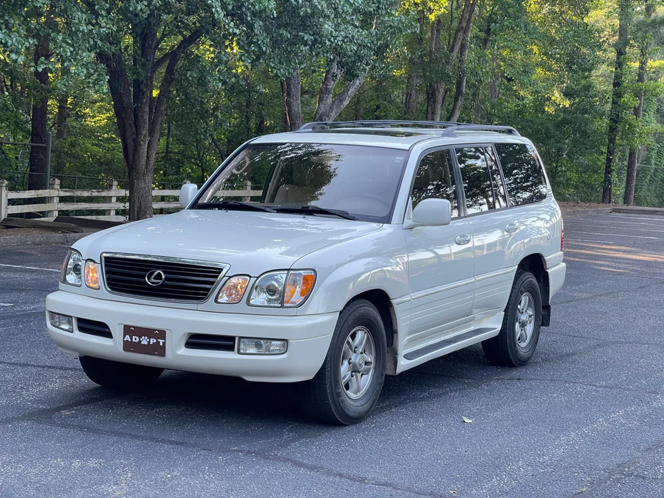 2002 Lexus LX 2nd Gen - Image 6 of 31