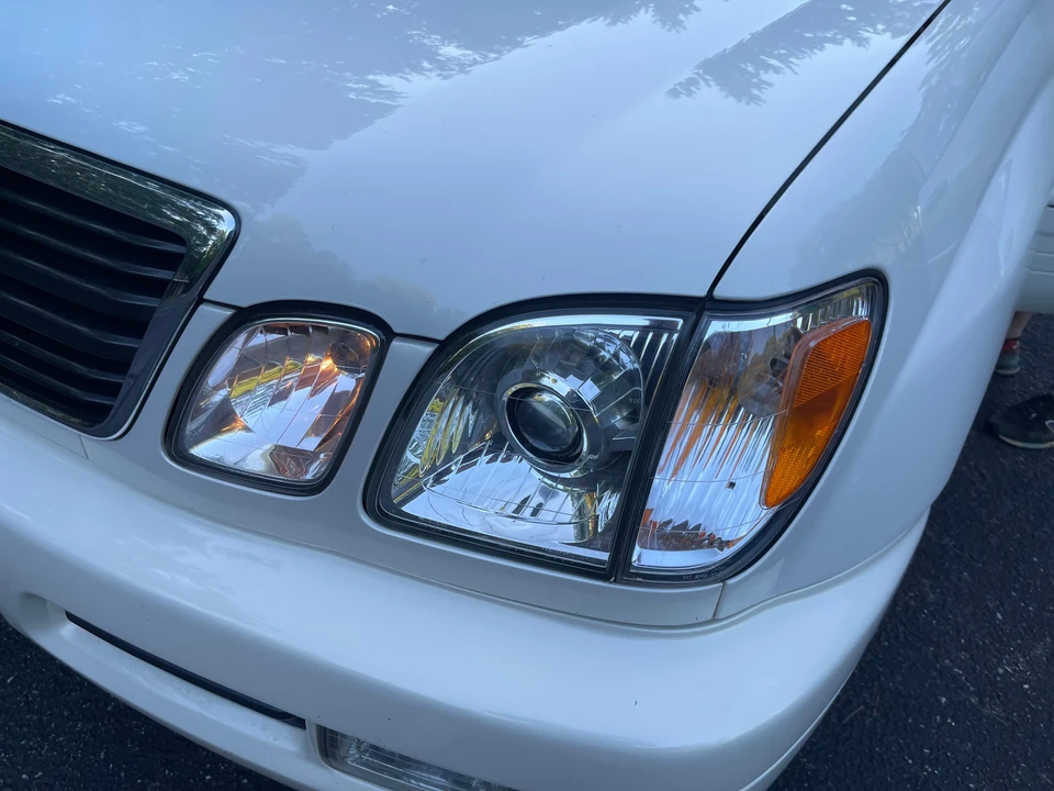 2002 Lexus LX 2nd Gen - Image 13 of 31