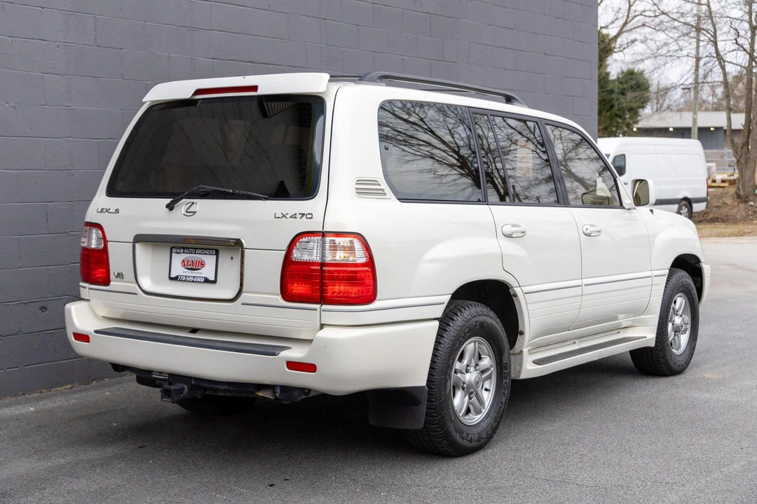 2002 Lexus LX 2nd Gen - Image 4 of 31