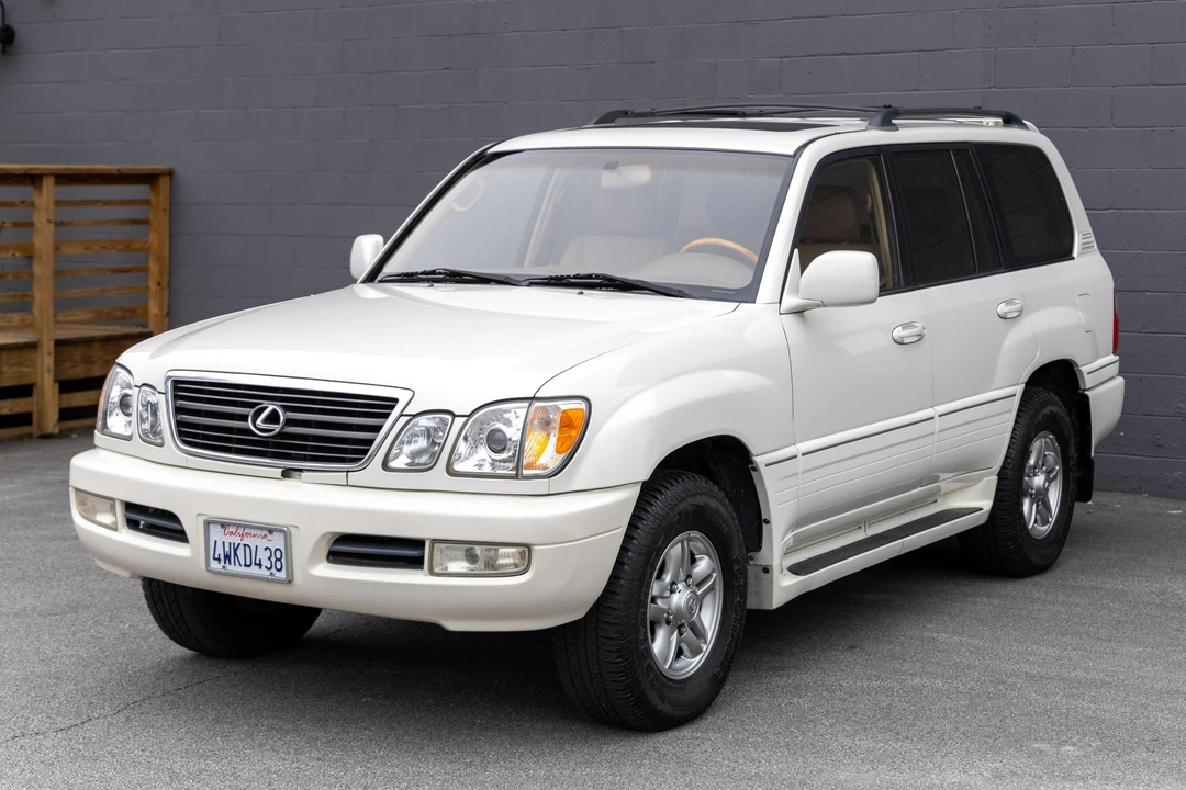 2002 Lexus LX 2nd Gen - Image 7 of 31