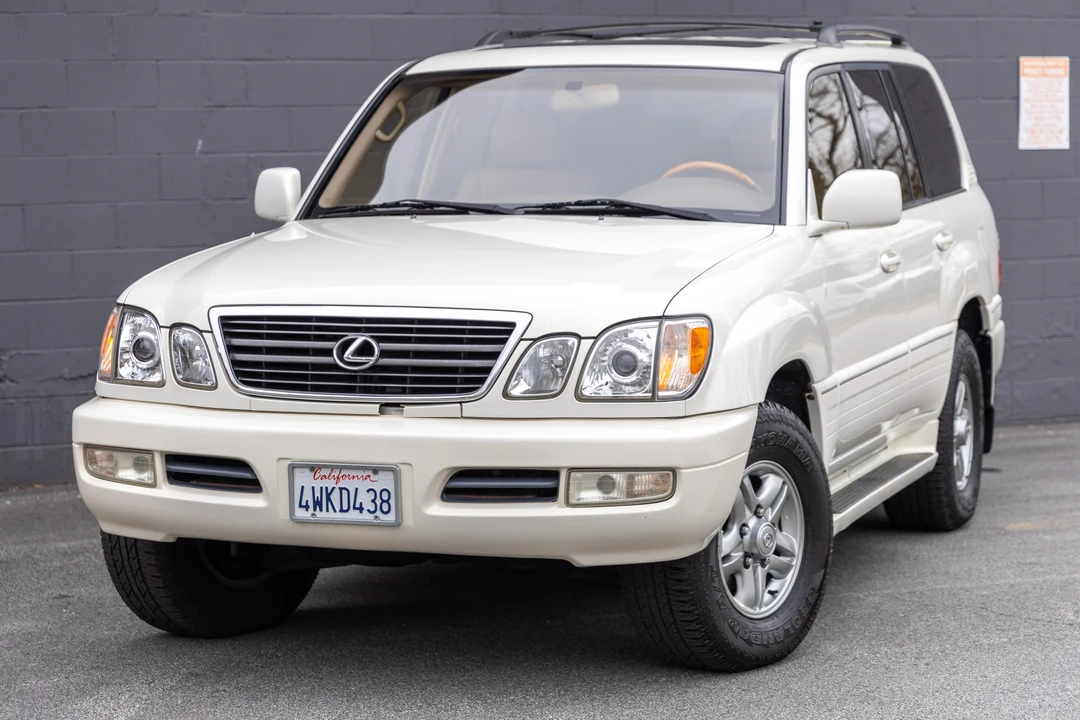 2002 Lexus LX 2nd Gen - Image 6 of 31