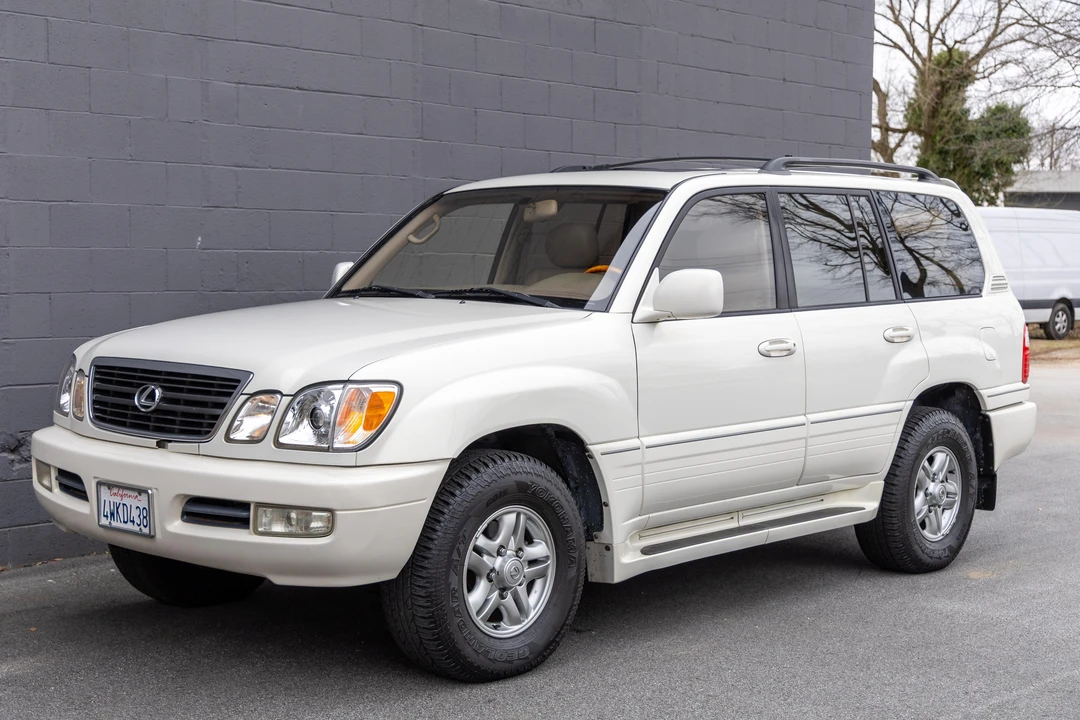 2002 Lexus LX 2nd Gen - Image 8 of 31