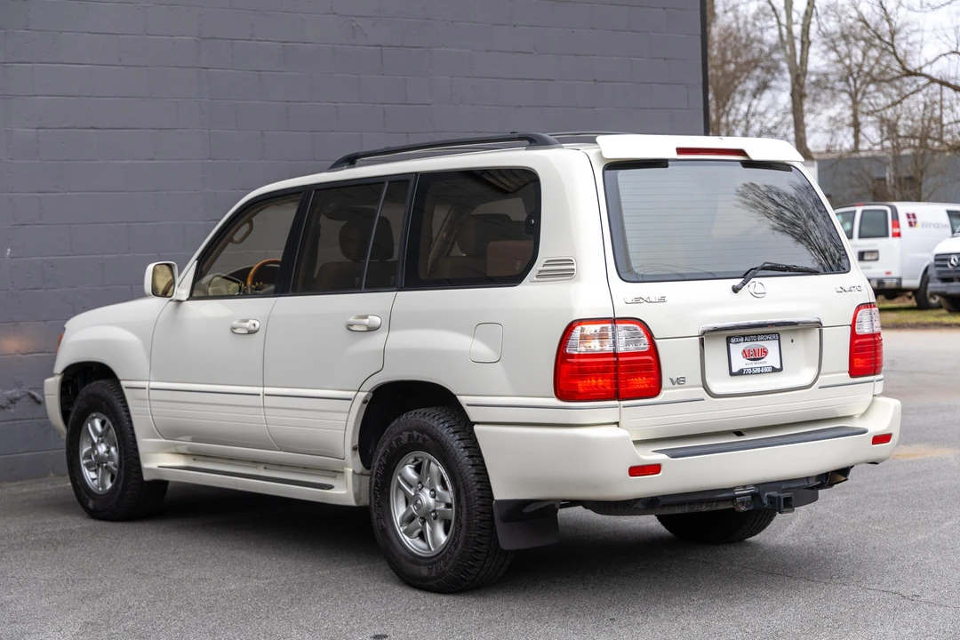 2002 Lexus LX 2nd Gen - Image 12 of 31