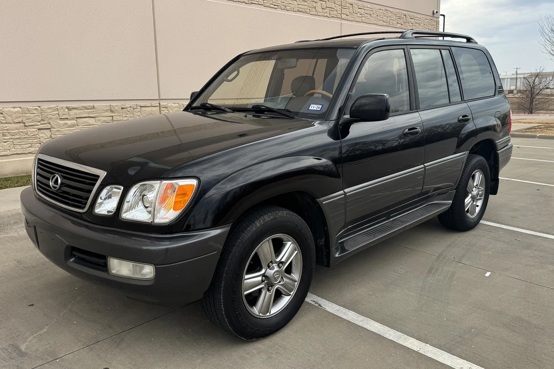 2002 Lexus LX 2nd Gen - Image 6 of 31