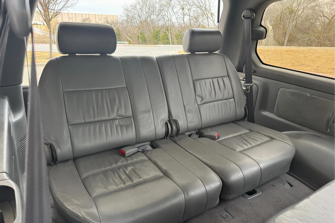 2002 Lexus LX 2nd Gen - Image 30 of 31