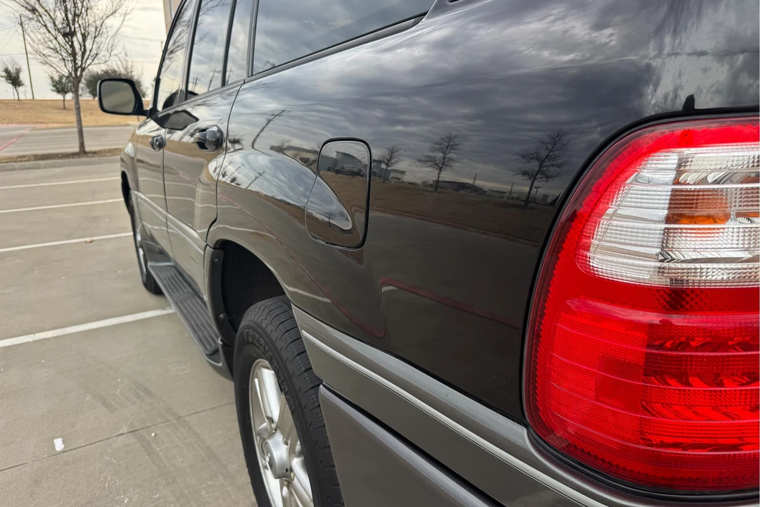 2002 Lexus LX 2nd Gen - Image 16 of 31