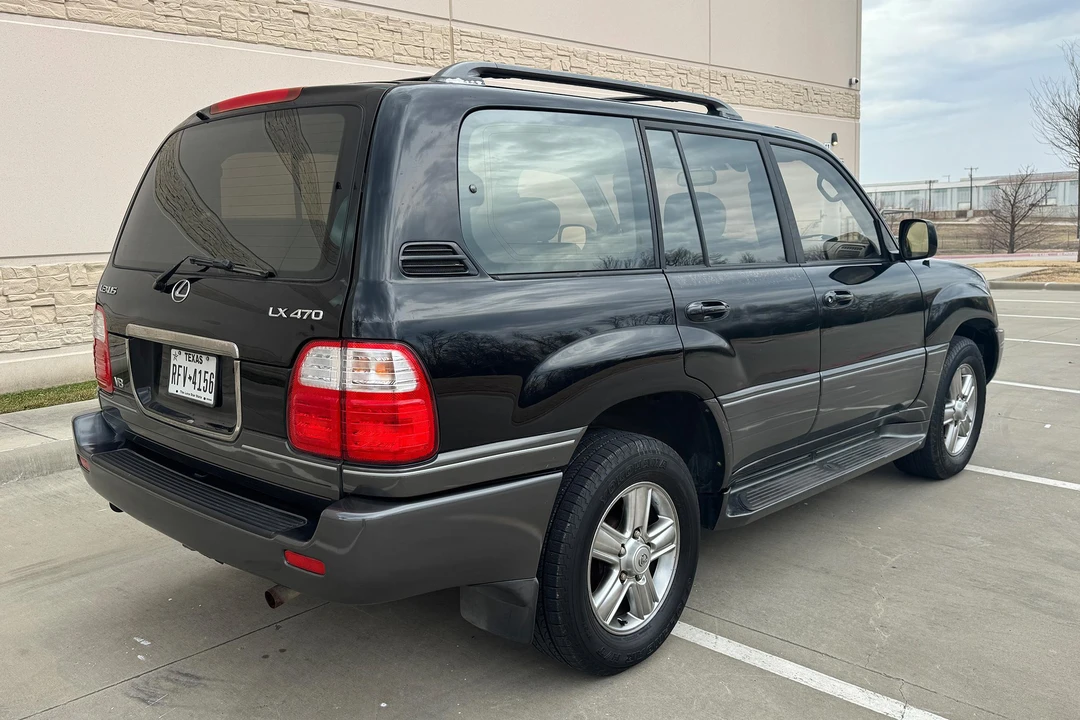 2002 Lexus LX 2nd Gen - Image 4 of 31