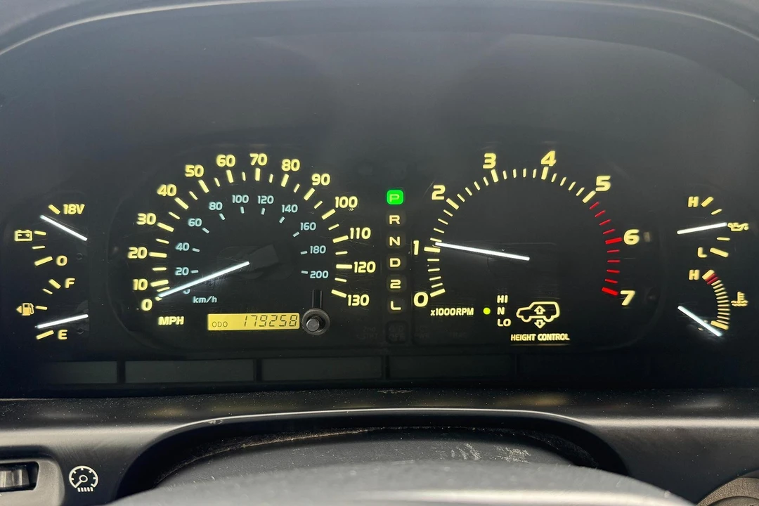 2002 Lexus LX 2nd Gen - Image 31 of 31