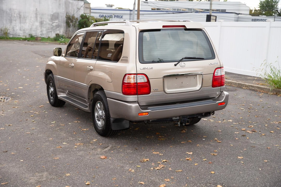2002 Lexus LX 2nd Gen - Image 9 of 31