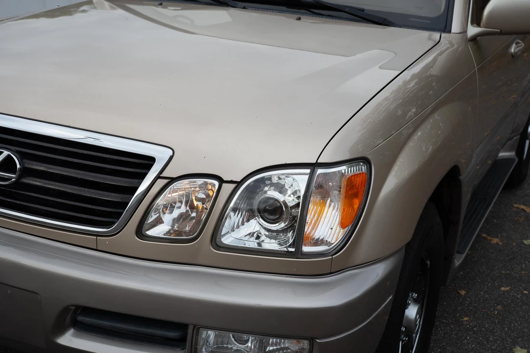 2002 Lexus LX 2nd Gen - Image 24 of 31