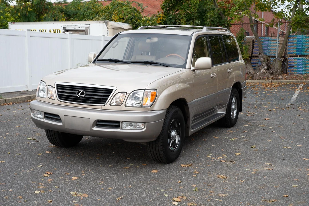 2002 Lexus LX 2nd Gen - Image 6 of 31