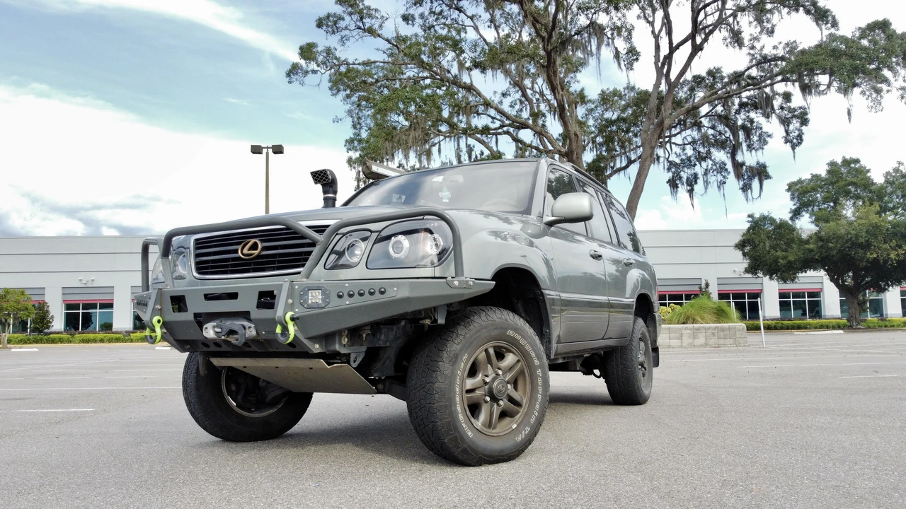 2002 Lexus LX 2nd Gen - Image 7 of 27