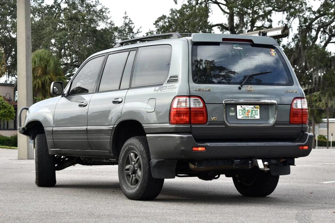 2002 Lexus LX 2nd Gen - Image 4 of 27