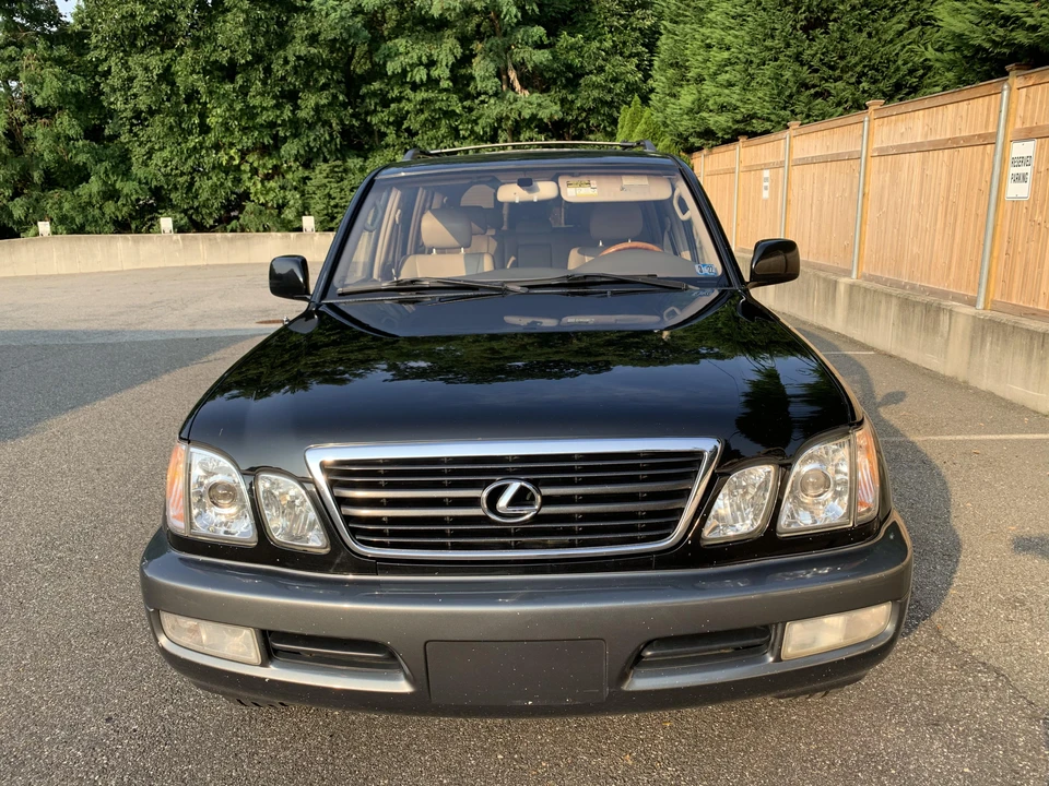 2002 Lexus LX 2nd Gen - Image 16 of 31