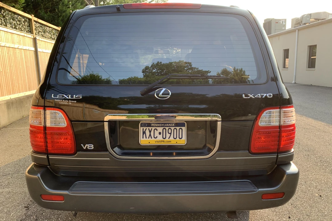 2002 Lexus LX 2nd Gen - Image 5 of 31
