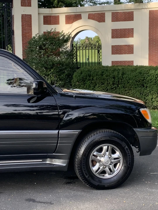 2002 Lexus LX 2nd Gen - Image 14 of 31