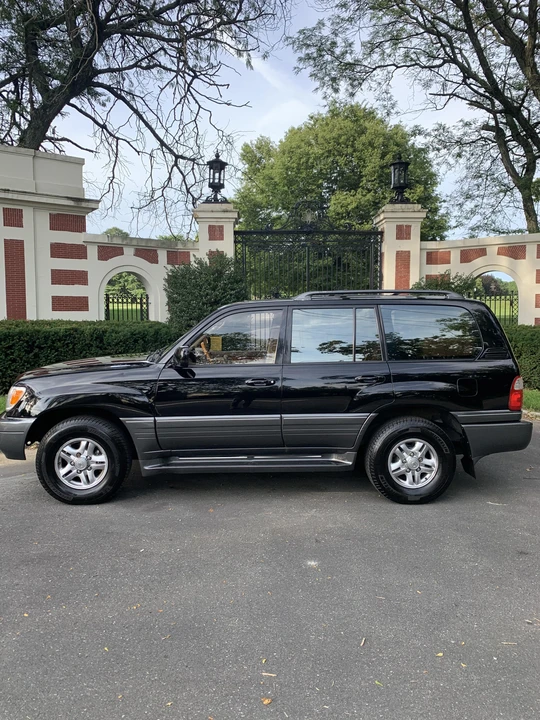 2002 Lexus LX 2nd Gen - Image 8 of 31