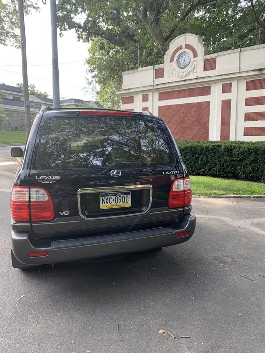 2002 Lexus LX 2nd Gen - Image 25 of 31