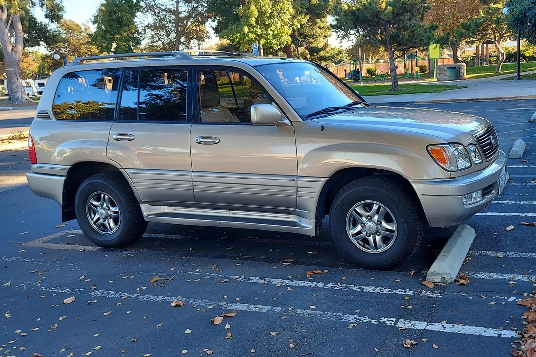 2002 Lexus LX 2nd Gen - Image 30 of 31