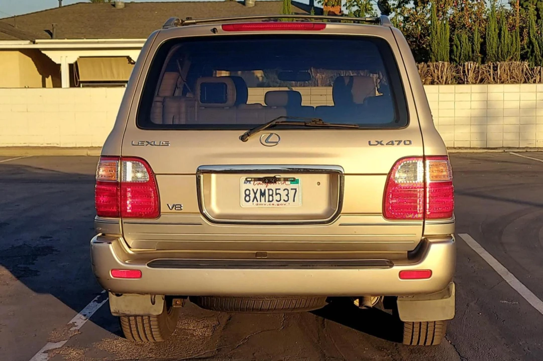 2002 Lexus LX 2nd Gen - Image 5 of 31