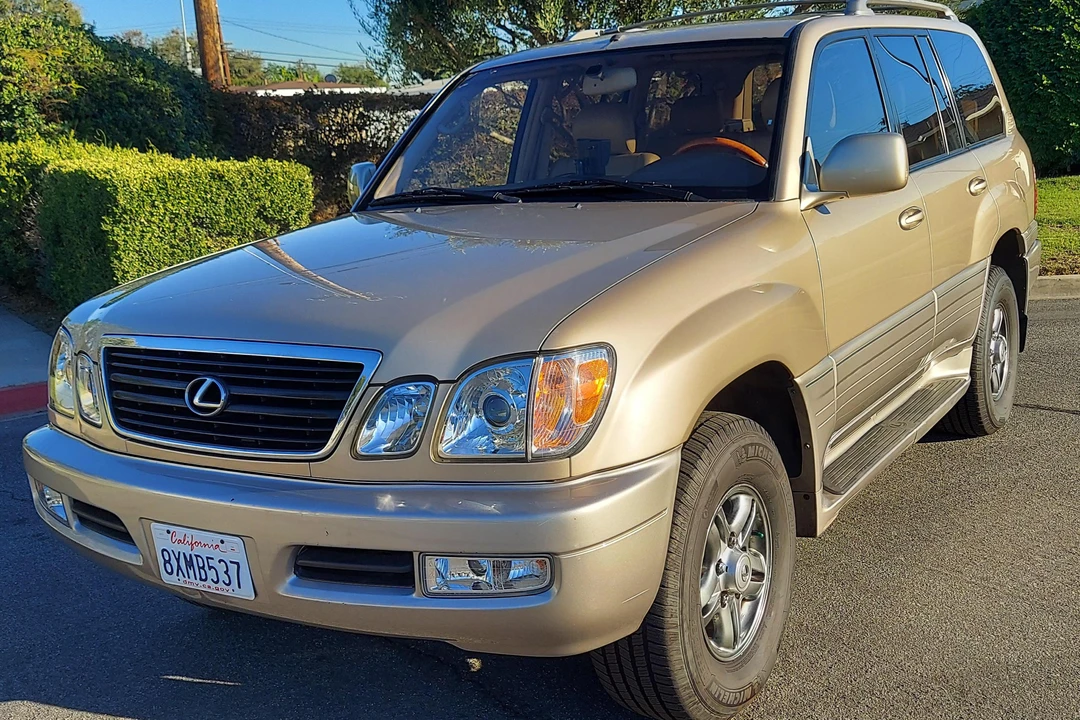 2002 Lexus LX 2nd Gen - Image 9 of 31
