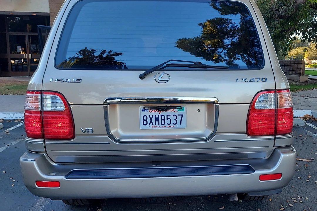 2002 Lexus LX 2nd Gen - Image 22 of 31