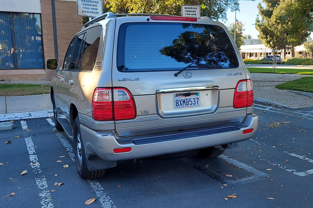 2002 Lexus LX 2nd Gen - Image 20 of 31