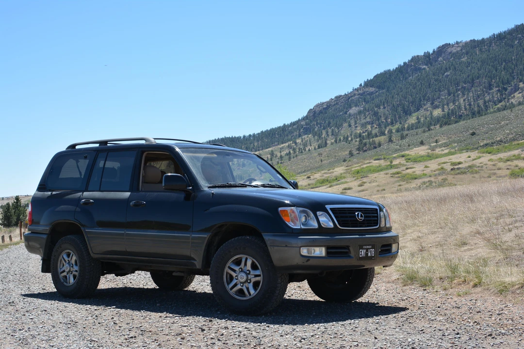 2002 Lexus LX 2nd Gen - Image 15 of 31