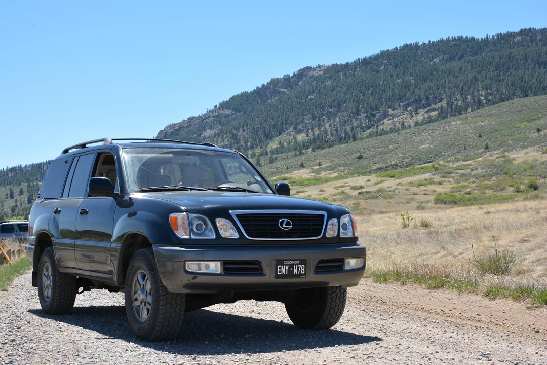 2002 Lexus LX 2nd Gen - Image 17 of 31