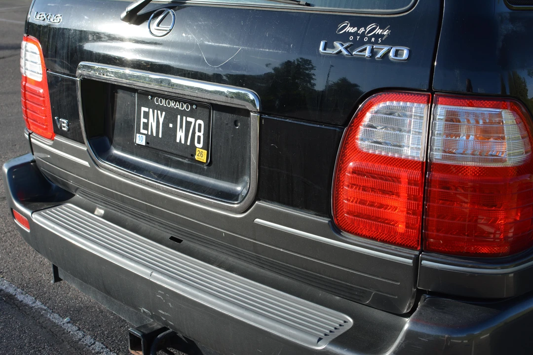 2002 Lexus LX 2nd Gen - Image 21 of 31