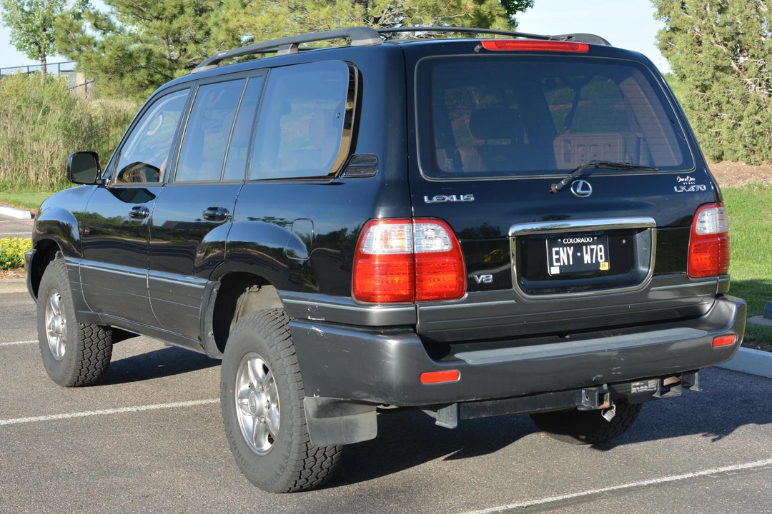 2002 Lexus LX 2nd Gen - Image 4 of 31