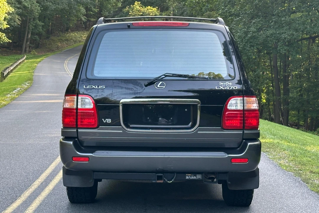 2002 Lexus LX 2nd Gen - Image 5 of 31