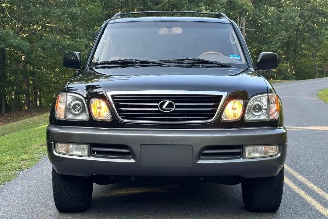2002 Lexus LX 2nd Gen - Image 2 of 31