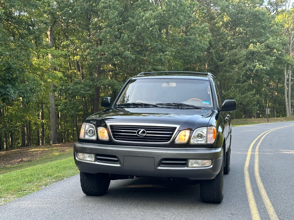 2002 Lexus LX 2nd Gen - Image 6 of 31