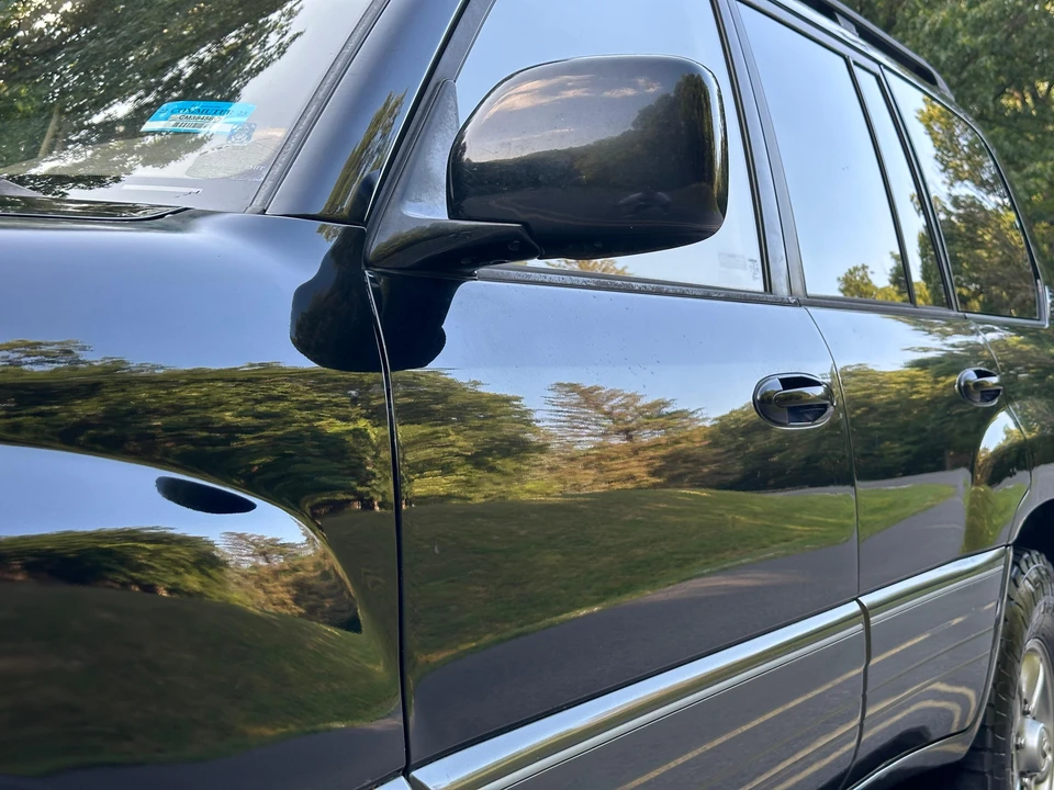 2002 Lexus LX 2nd Gen - Image 24 of 31